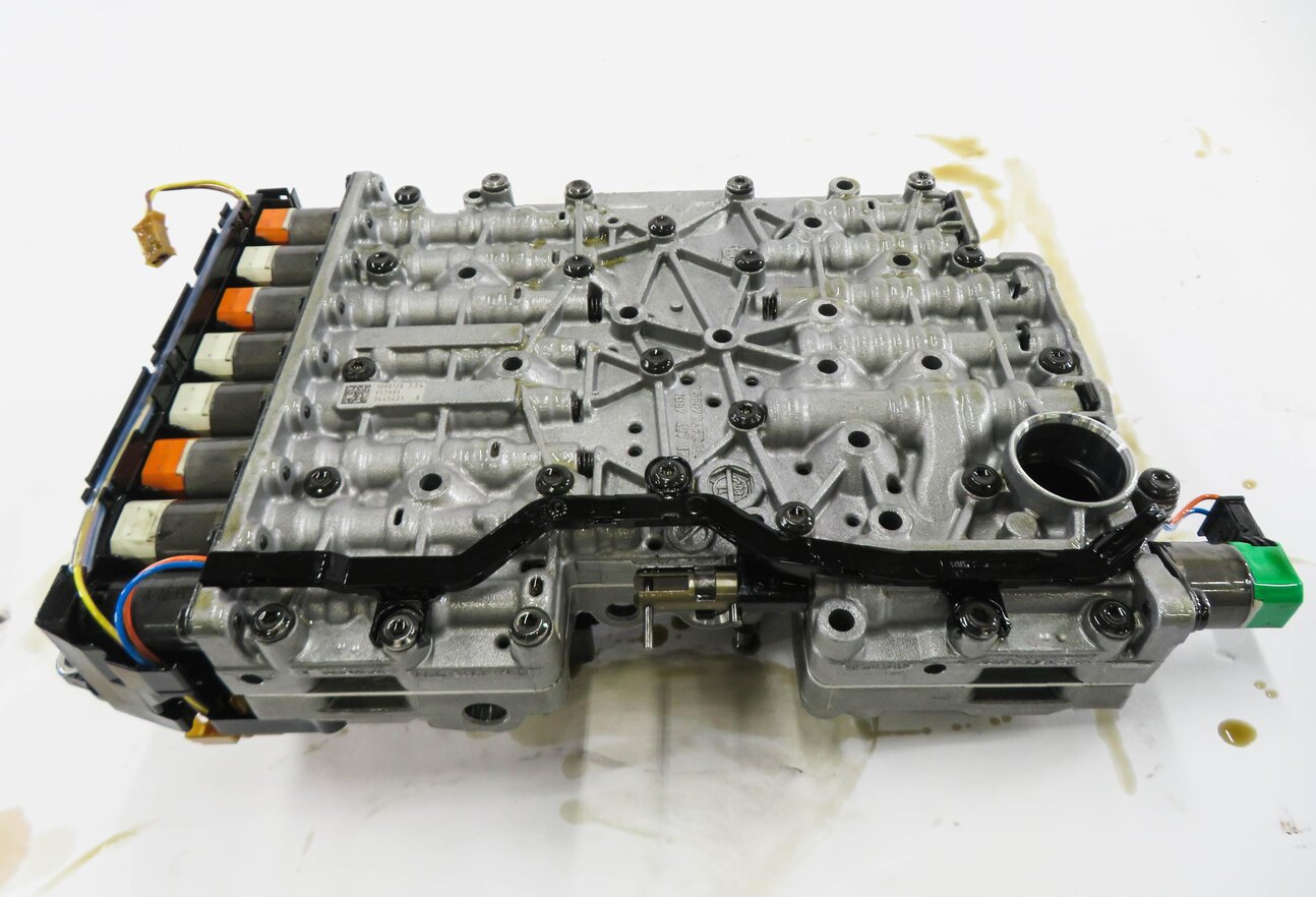 Thumbnail 5: 14-16 BMW 228i 328i 428i 528i (F22 F30 F32 F10) 8HP-45 TRANSMISSION VALVE BODY