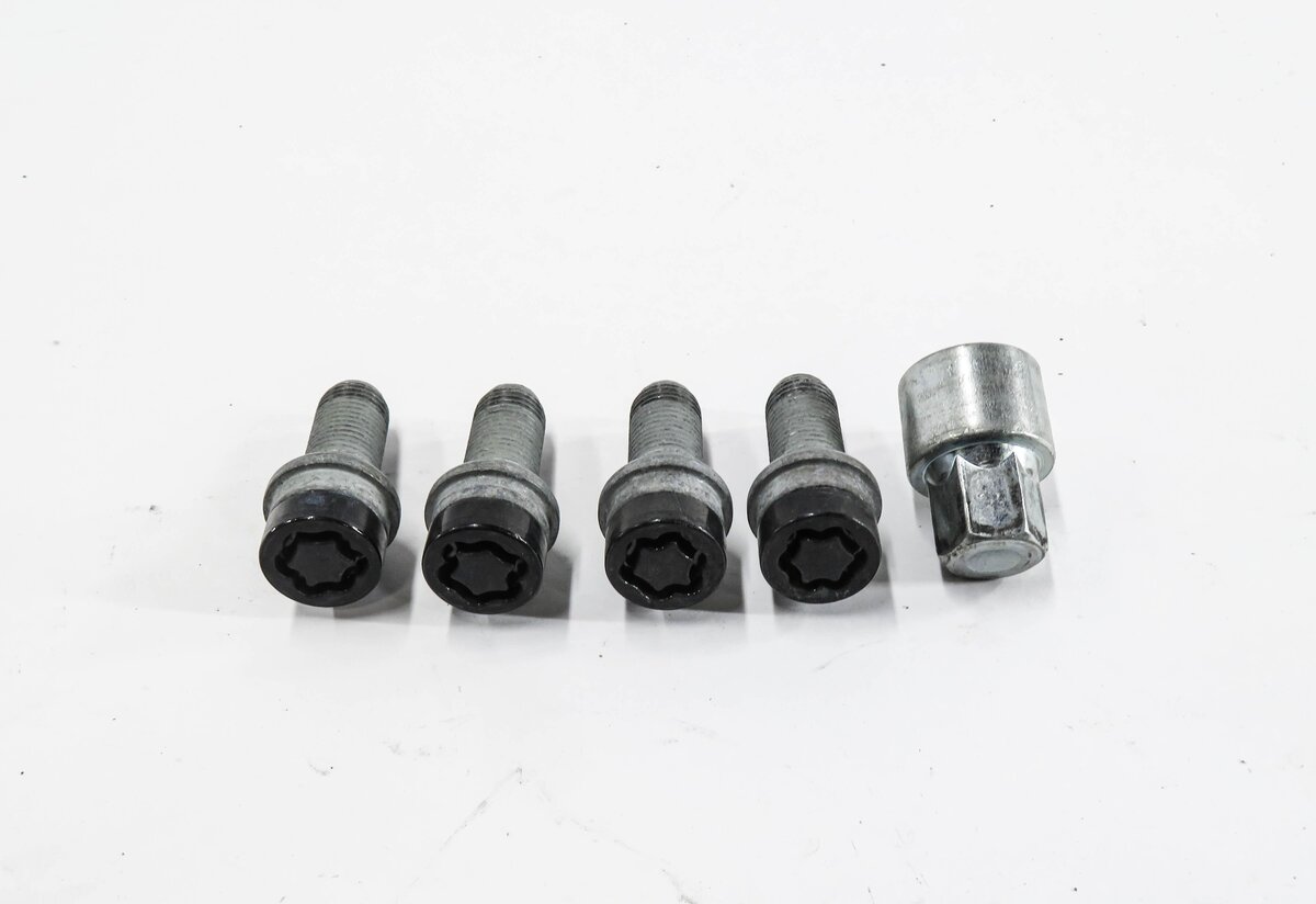 Thumbnail 3: 2016 AUDI A5 (B8 8T) LOCKING LUG NUT WHEEL BOLT SET w/ KEY