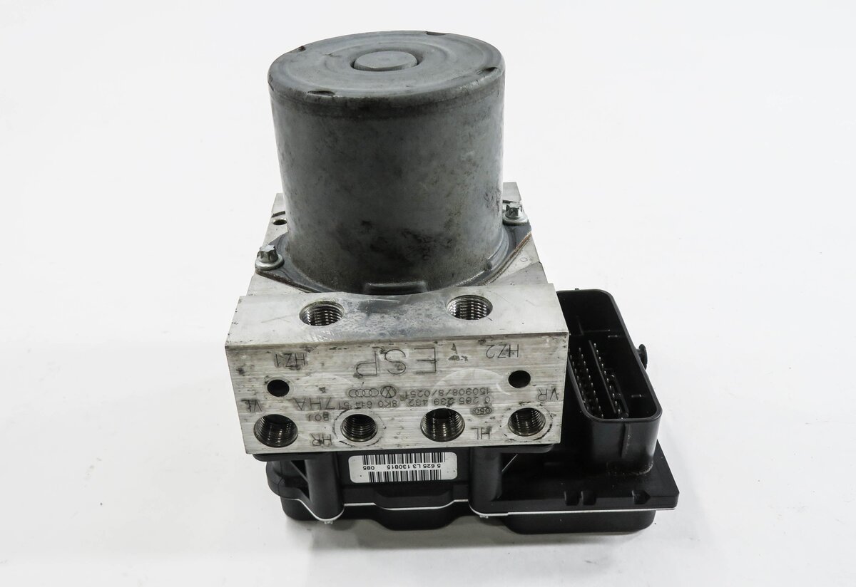 Thumbnail 2: 2014-2017 AUDI A4 S4 A5 S5 (B8 8K 8T) AWD QUATTRO - ESP ABS BRAKE PUMP w/ MODULE