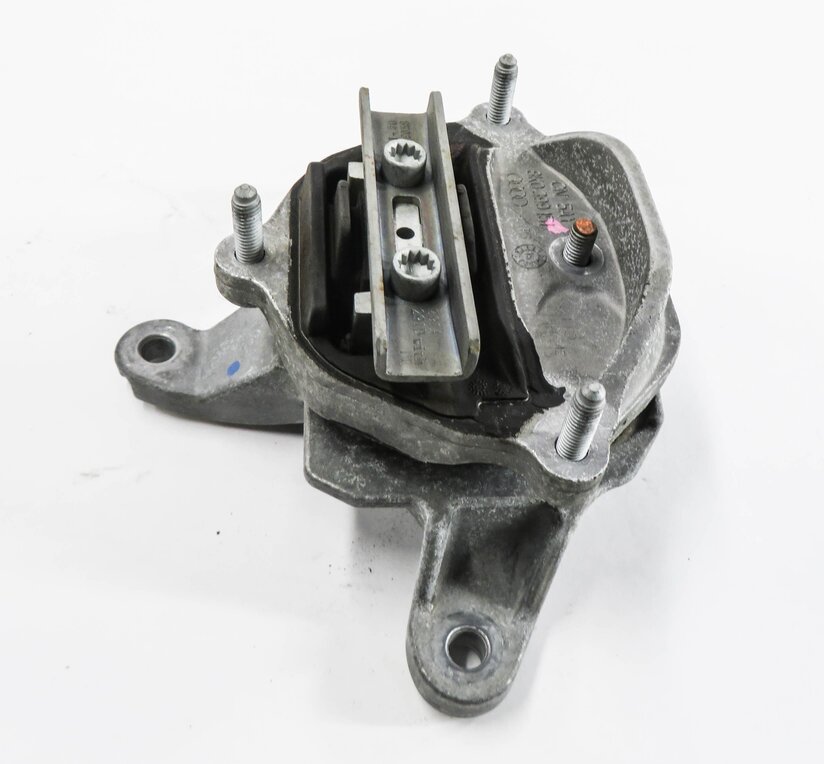 2016 AUDI A5 (B8 8T) 2.0L ENGINE TRANSMISSION MOUNT BRACKET