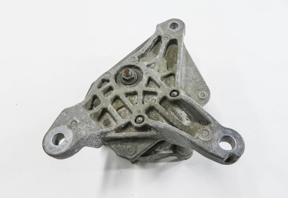 Thumbnail 3: 2016 AUDI A5 (B8 8T) 2.0L ENGINE TRANSMISSION MOUNT BRACKET