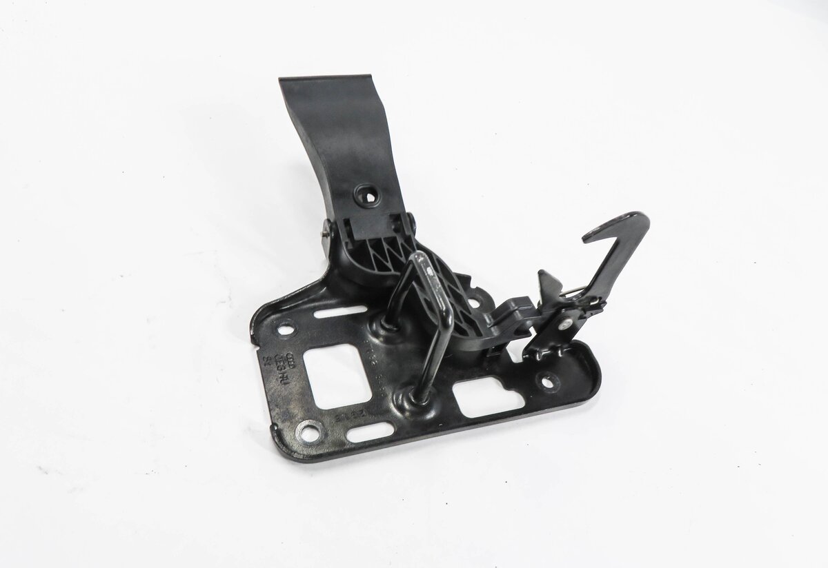 Thumbnail 3: 2016 AUDI A5 (B8 8T) FRONT HOOD SAFETY LATCH RELEASE LEVER
