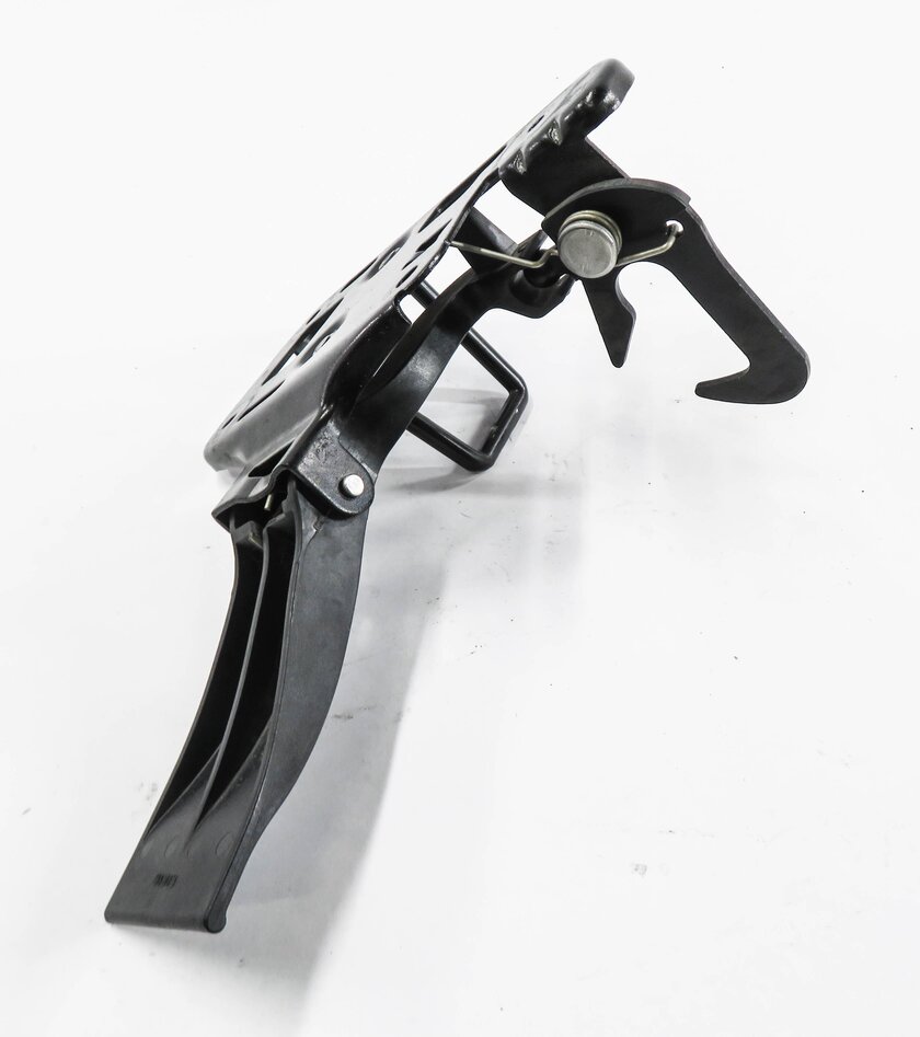 Thumbnail 4: 2016 AUDI A5 (B8 8T) FRONT HOOD SAFETY LATCH RELEASE LEVER