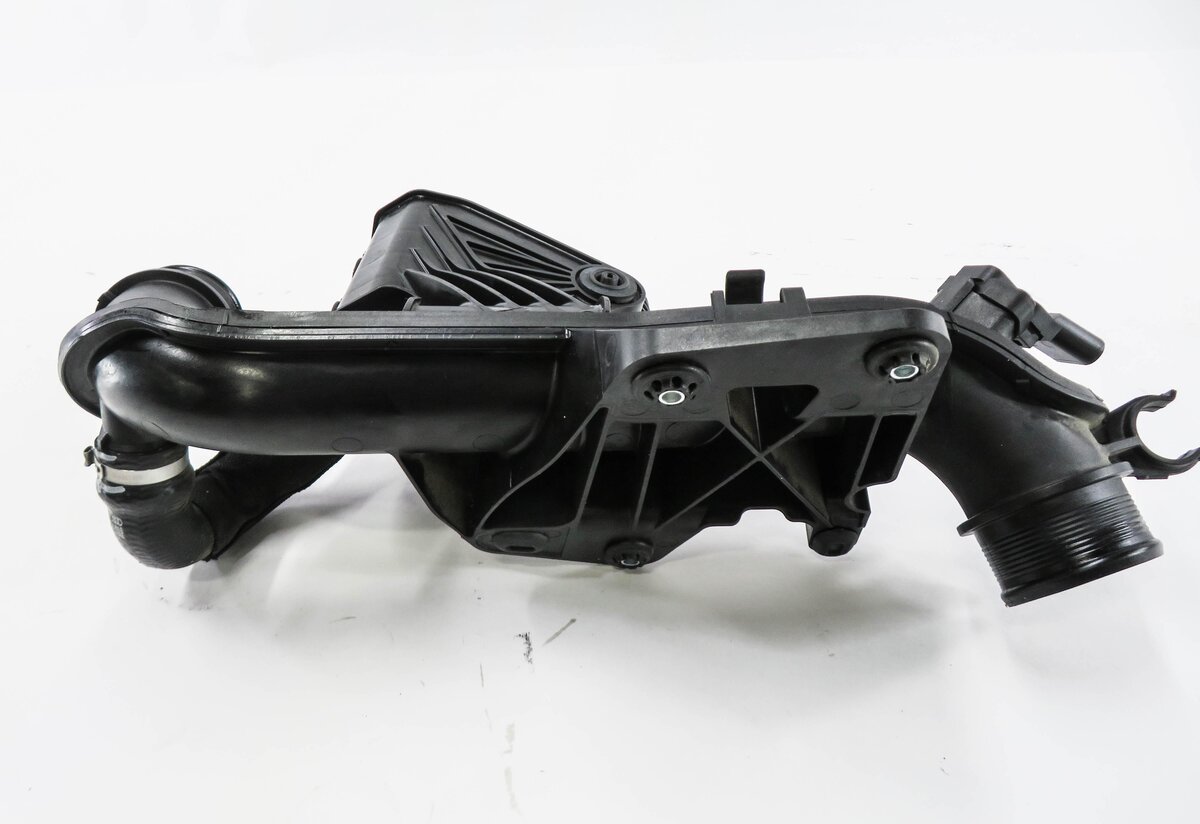 Thumbnail 3: 2016 AUDI A5 (B8 8T) 2.0L CPMB TURBO ENGINE INTERCOOLER PRESSURE PIPE DAMPER
