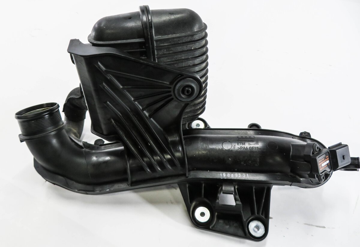 Thumbnail 4: 2016 AUDI A5 (B8 8T) 2.0L CPMB TURBO ENGINE INTERCOOLER PRESSURE PIPE DAMPER
