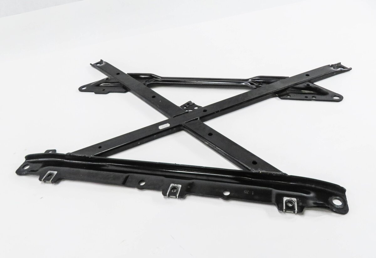 Thumbnail 3: 2016 AUDI A5 (B8 8T) 2.0L - TRANSMISSION CROSSMEMBER SUPPORT BRACE BRACKET