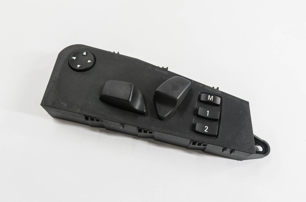 Thumbnail 1: 2009 BMW X5 (E70) LEFT FRONT DRIVER MEMORY SEAT ADJUSTMENT SWITCH BUTTON