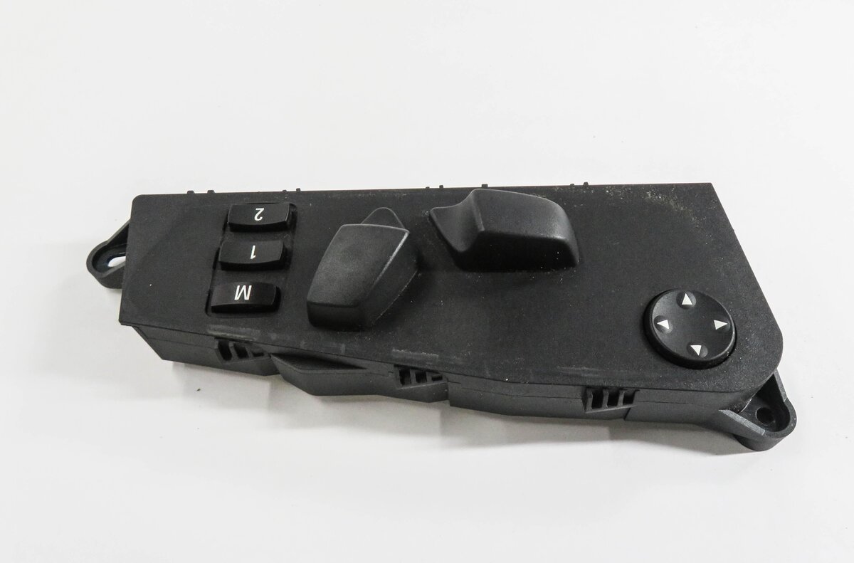Thumbnail 3: 2009 BMW X5 (E70) LEFT FRONT DRIVER MEMORY SEAT ADJUSTMENT SWITCH BUTTON
