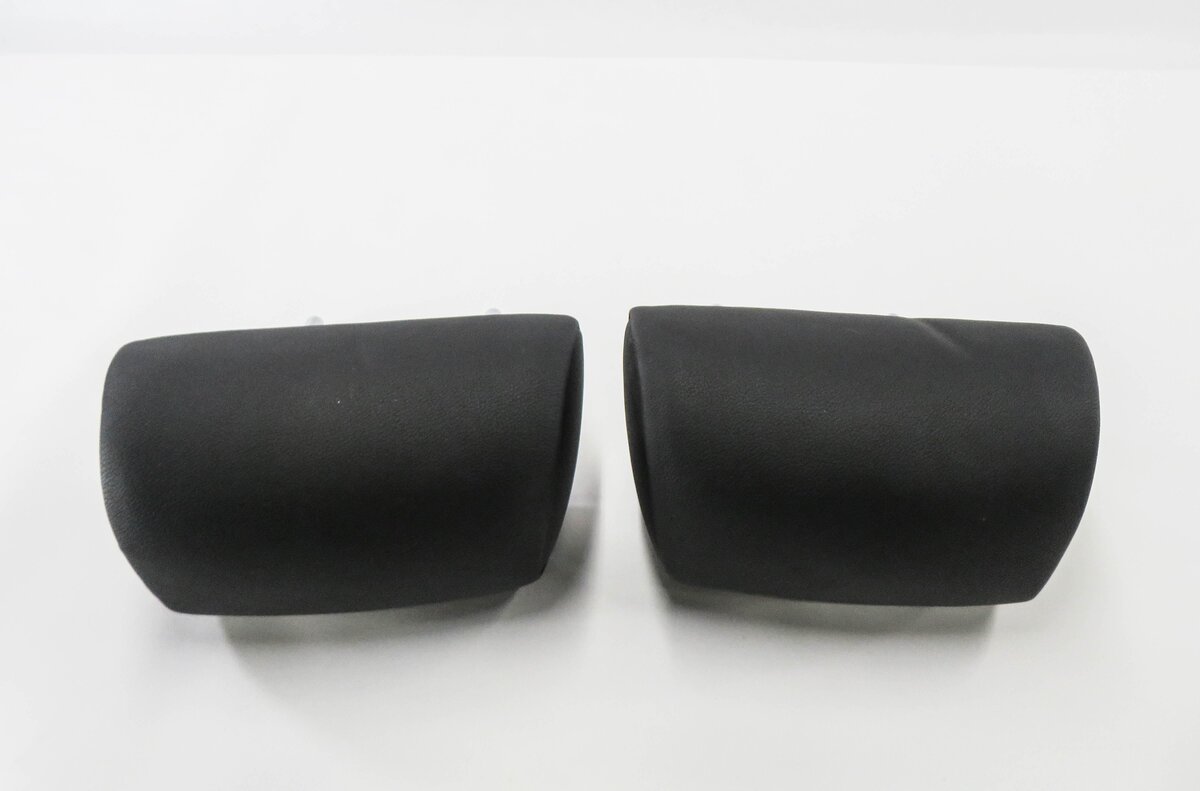 Thumbnail 3: 2009 BMW X5 (E70) LEFT & RIGHT REAR 2nd SECOND ROW SEAT HEADREST SET (BLACK)