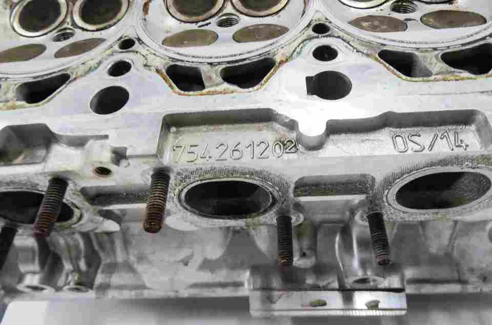Thumbnail 7: 2007-2010 BMW X5 (E70) 4.8L N62 V8 MOTOR - RIGHT ENGINE CYLINDER HEAD