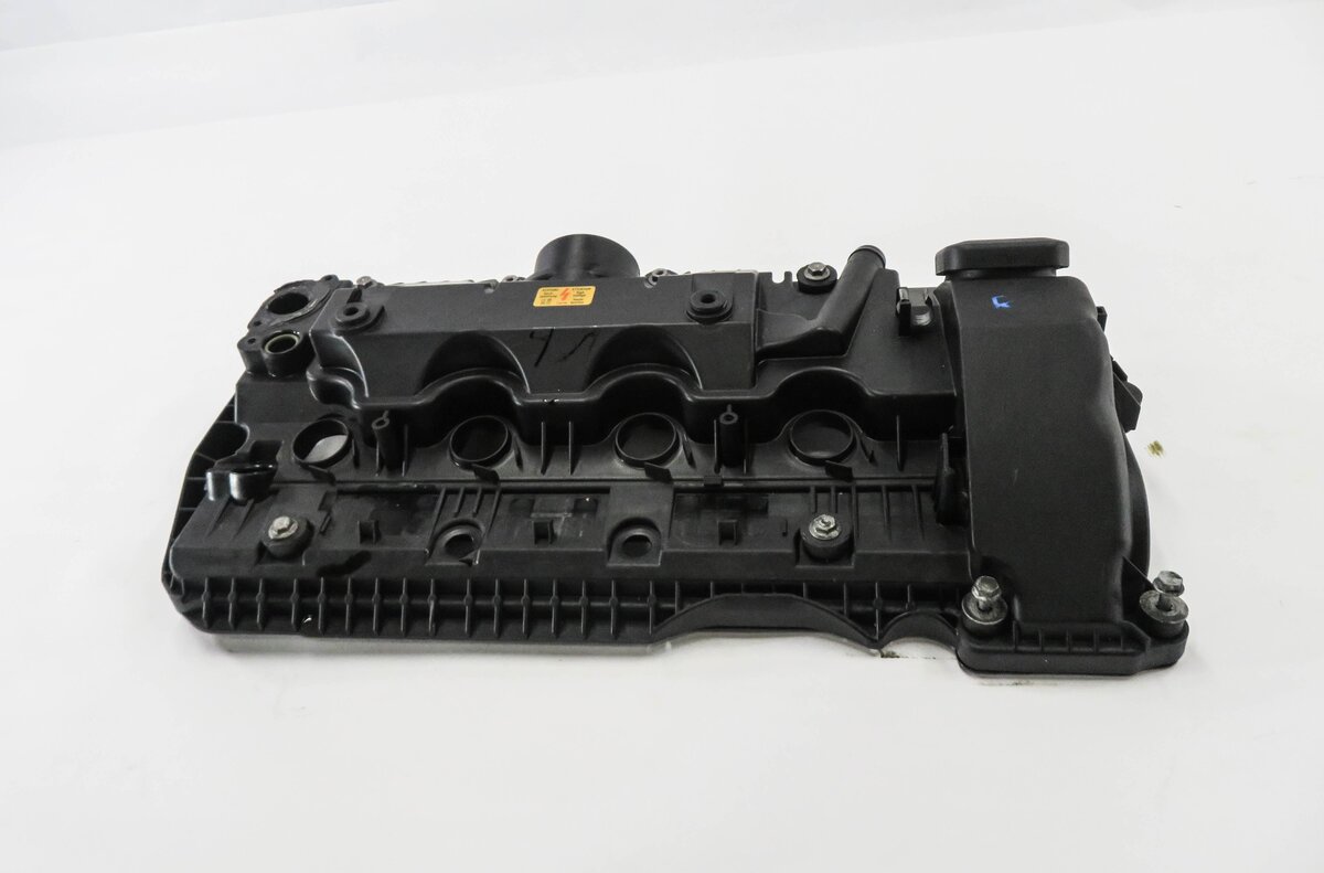 Thumbnail 3: 2002-2010 BMW 545i 550i 745i 750i X5 (E53 E63 E60 E65 E66) V8 RIGHT VALVE COVER