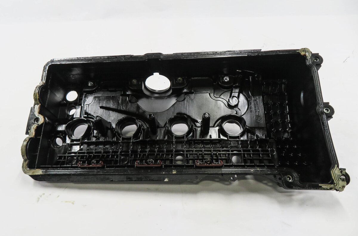 Thumbnail 4: 2002-2010 BMW 545i 550i 745i 750i X5 (E53 E63 E60 E65 E66) V8 LEFT VALVE COVER