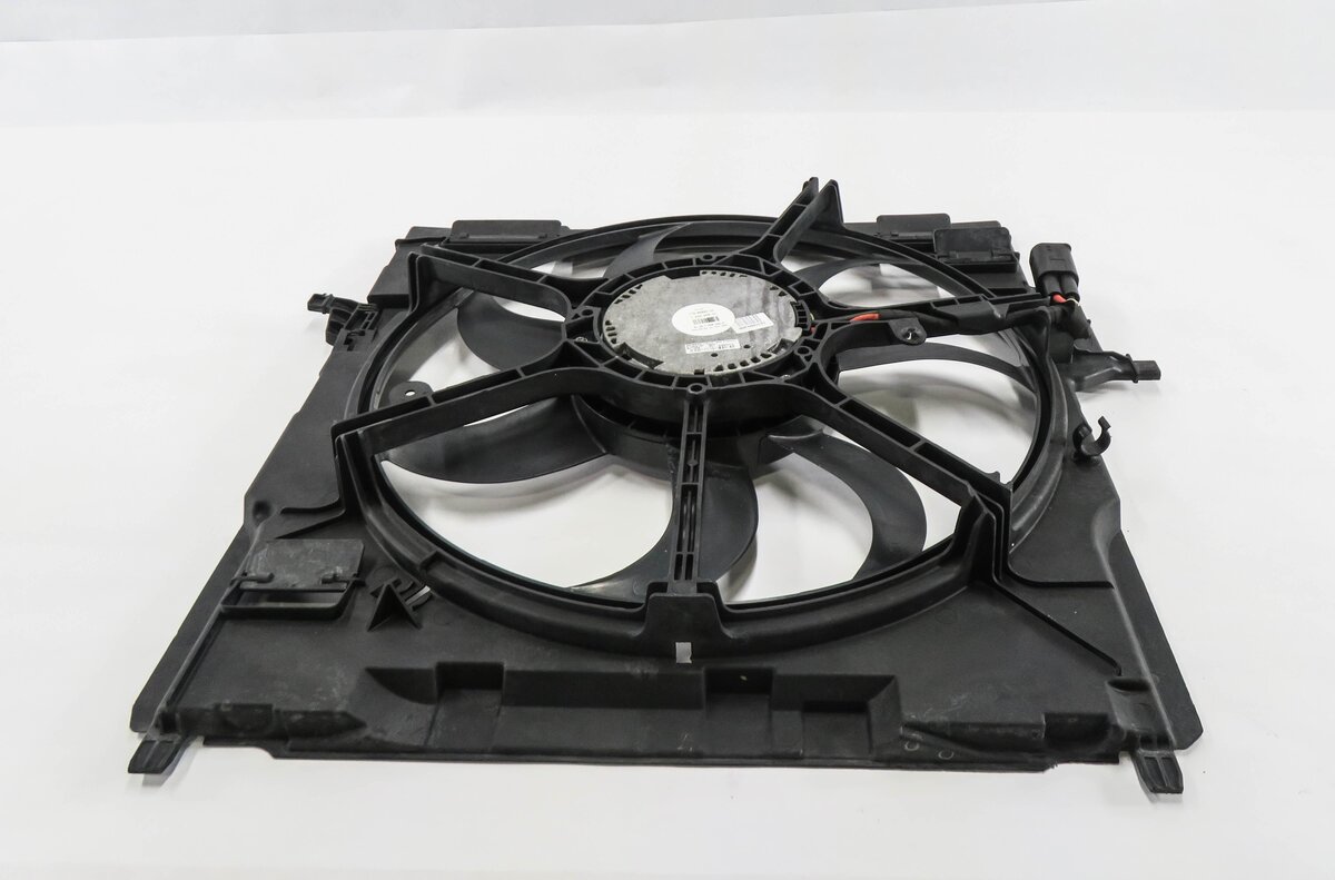 Thumbnail 4: 2007-2010 BMW X5 (E70) RADIATIOR COOLING FAN MOTOR w/ SHROUD (600 WATT)