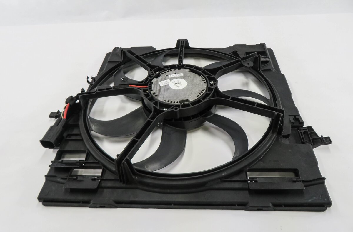 Thumbnail 5: 2007-2010 BMW X5 (E70) RADIATIOR COOLING FAN MOTOR w/ SHROUD (600 WATT)