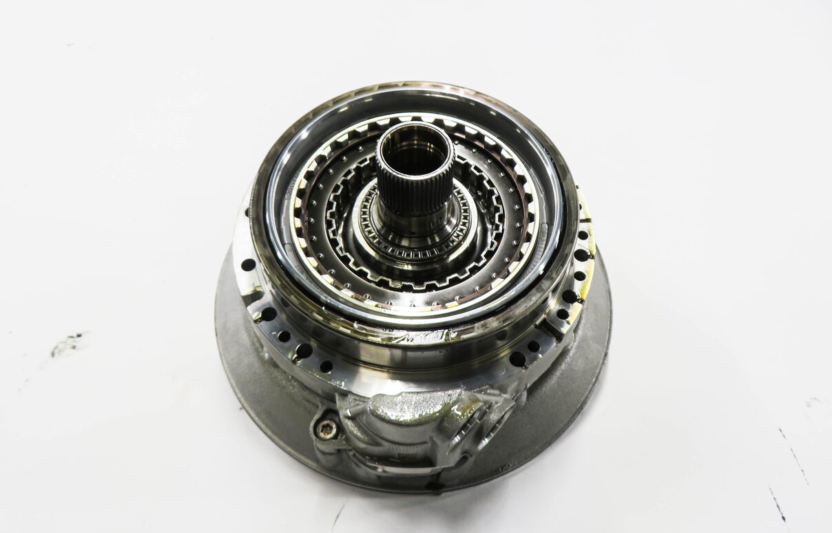 Thumbnail 2: 2013 BMW X1 (E84) 2.0L RWD - 8HP45 AUTOMATIC TRANSMISSION OIL PUMP