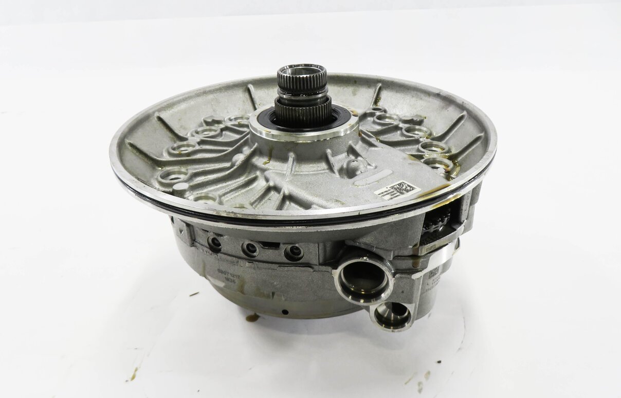 Thumbnail 3: 2013 BMW X1 (E84) 2.0L RWD - 8HP45 AUTOMATIC TRANSMISSION OIL PUMP