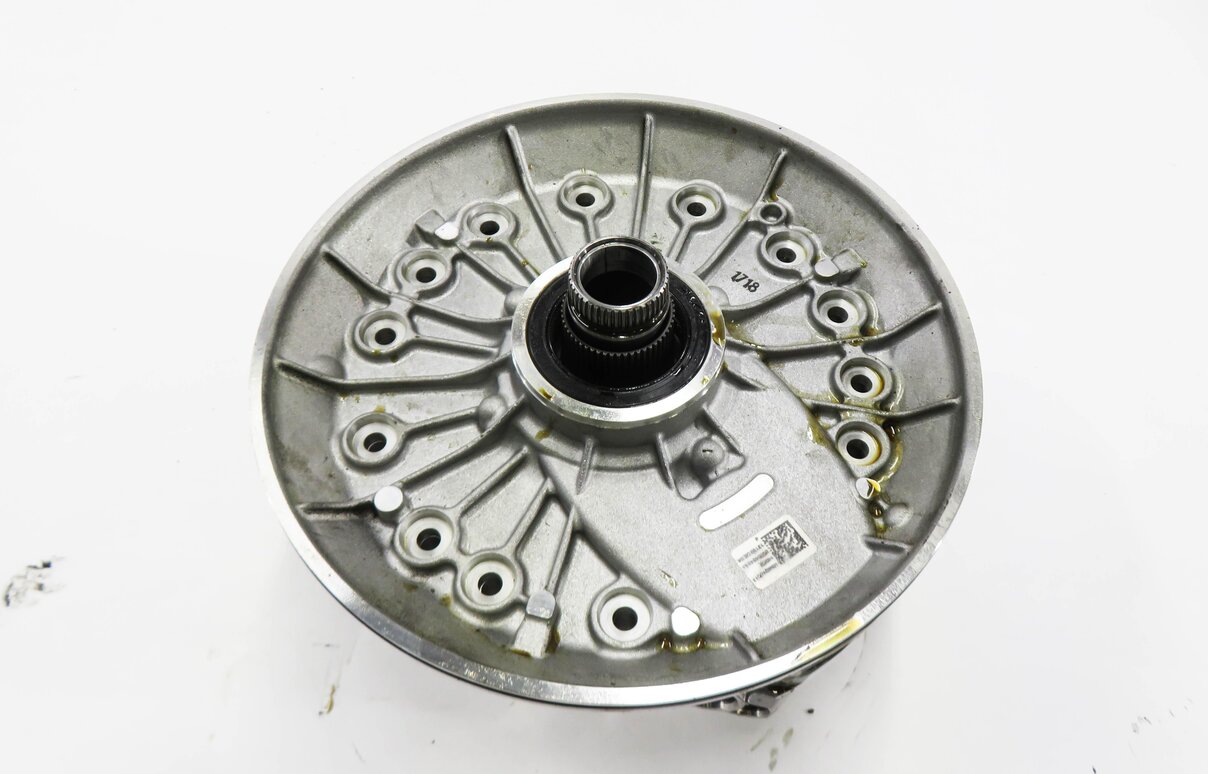 Thumbnail 4: 2013 BMW X1 (E84) 2.0L RWD - 8HP45 AUTOMATIC TRANSMISSION OIL PUMP