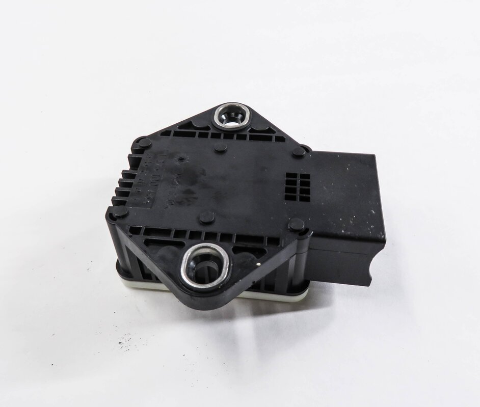 Thumbnail 3: 2013 BMW X1 (E84) YAW SPEED ACCELERATION ROTATION STABILITY SENSOR MODULE