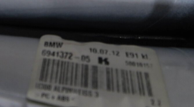 Thumbnail 5: 2013 BMW X1 (E84) RADIO STEREO ANTENNA COVER TRIM CAP (ALPINE WHITE 300)
