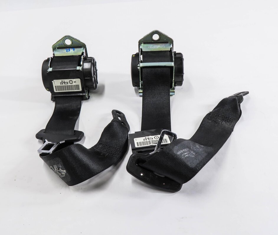 Thumbnail 2: 2013 BMW X1 (E84) REAR LEFT & RIGHT SEAT SEATBELT RETRACTOR SET-2 (BLACK)