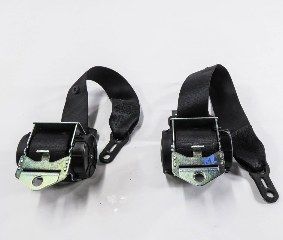 Thumbnail 3: 2013 BMW X1 (E84) REAR LEFT & RIGHT SEAT SEATBELT RETRACTOR SET-2 (BLACK)