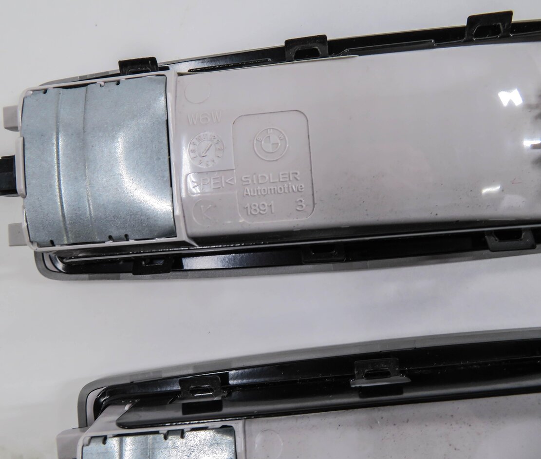 Thumbnail 4: 2013 BMW X1 (E84) LEFT & RIGHT REAR DOMELIGHT SET-2 (GRAY)