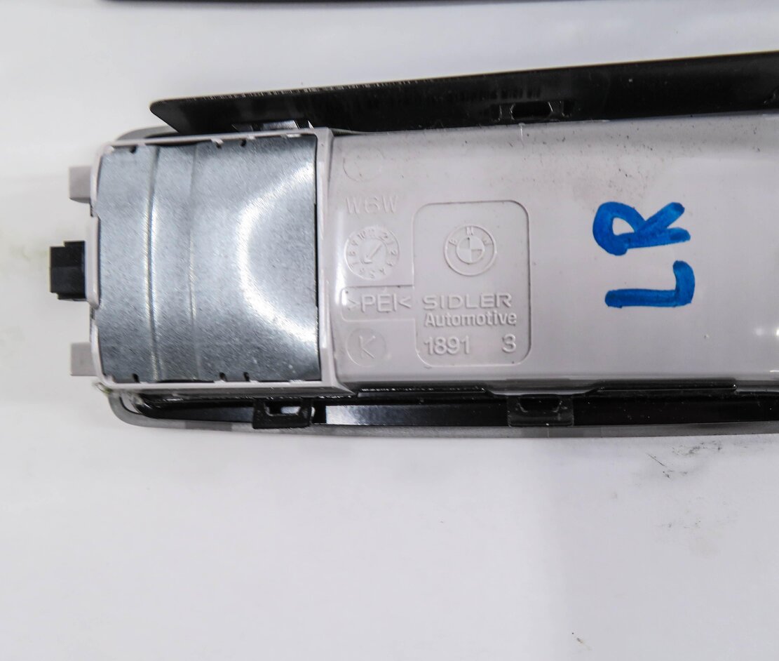 Thumbnail 5: 2013 BMW X1 (E84) LEFT & RIGHT REAR DOMELIGHT SET-2 (GRAY)