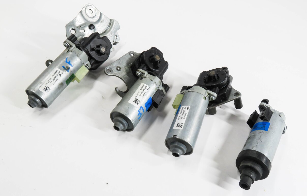 2013 BMW X1 (E84) LEFT FRONT DRIVER SEAT ADJUSTMENT MOTOR SET-4