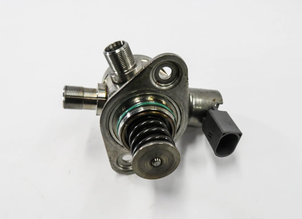 Thumbnail 4: 2011-2020 MERCEDES E500 E550 S600 SL450 SL550 GL550 - LEFT MECHANICAL FUEL PUMP