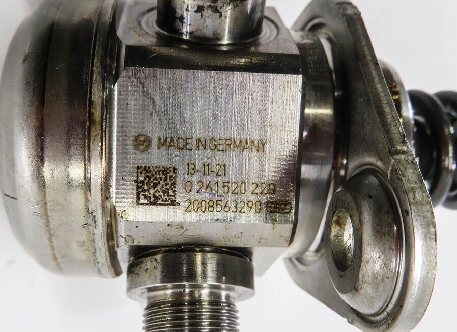 Thumbnail 6: 2011-2020 MERCEDES E500 E550 S600 SL450 SL550 GL550 - LEFT MECHANICAL FUEL PUMP