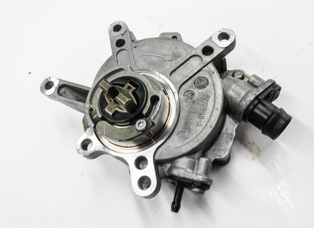 Thumbnail 2: 11-20 MERCEDES CL550 GL450 GL550 ML350 ML550 S400 S550 S600 SL550 - VACUUM PUMP