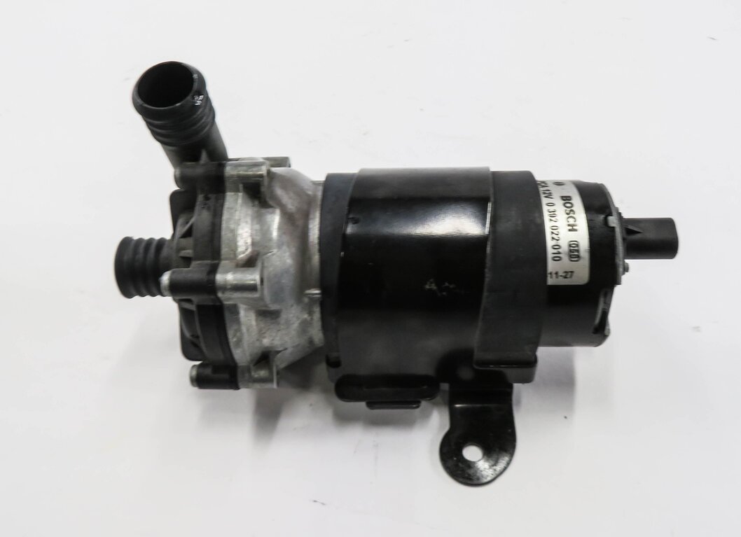 Thumbnail 3: 2014 MERCEDES GL550 (X166) 4.6L M278 TWIN TURBO ENGINE - AUXILIARY WATER PUMP