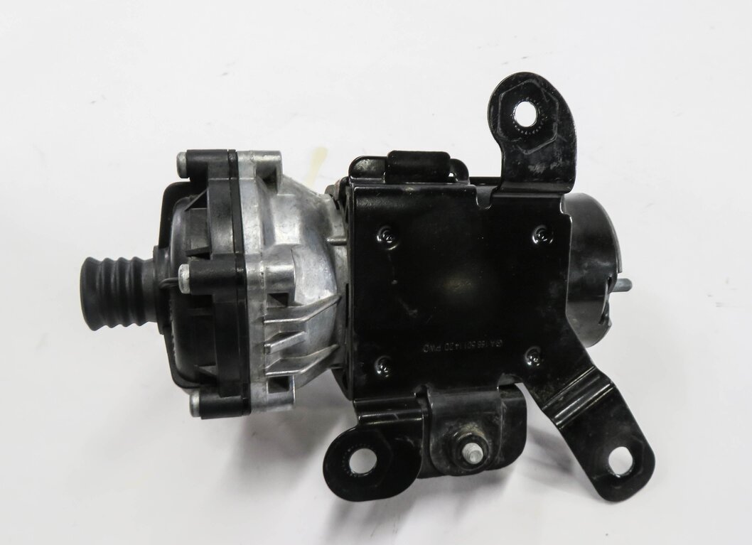 Thumbnail 4: 2014 MERCEDES GL550 (X166) 4.6L M278 TWIN TURBO ENGINE - AUXILIARY WATER PUMP