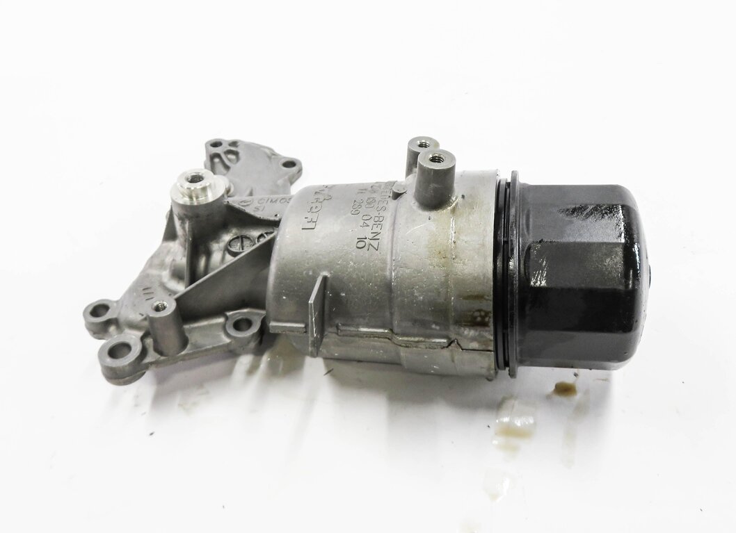 Thumbnail 3: 2014 MERCEDES GL550 (X166) 4.6L M278 TWIN TURBO ENGINE - OIL FILTER HOUSING