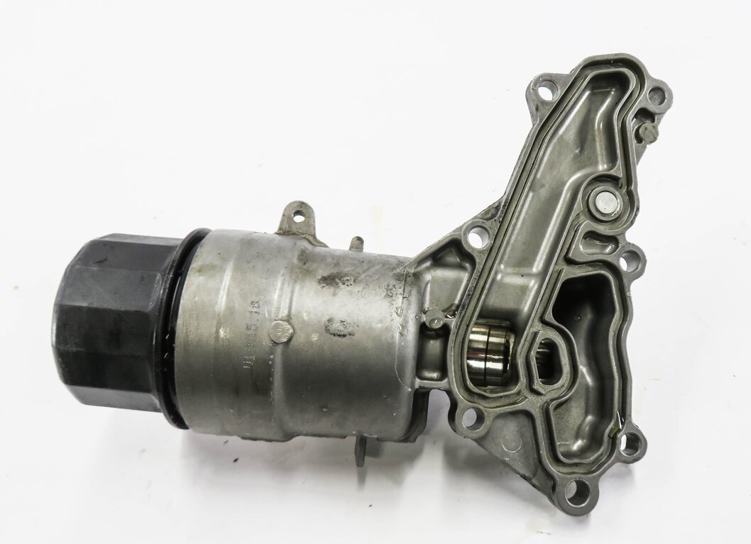 Thumbnail 4: 2014 MERCEDES GL550 (X166) 4.6L M278 TWIN TURBO ENGINE - OIL FILTER HOUSING