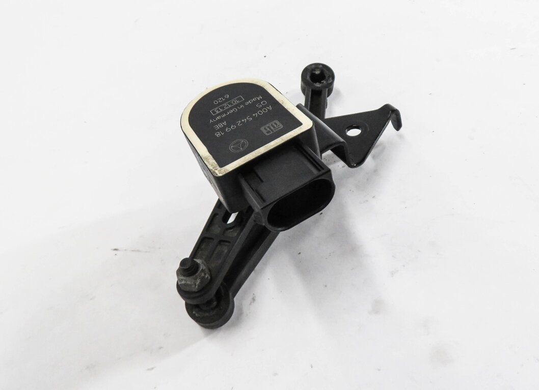 2014 MERCEDES GL550 (X166) RIGHT FRONT PASSENGER SUSPENSION HEIGHT LEVEL SENSOR