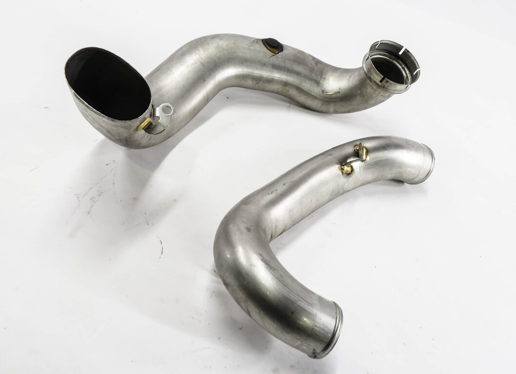 Thumbnail 2: 2014 MERCEDES GL550 (X166) 4.6L TWIN TURBO ENGINE - LEFT AIR INTAKE PIPE SET