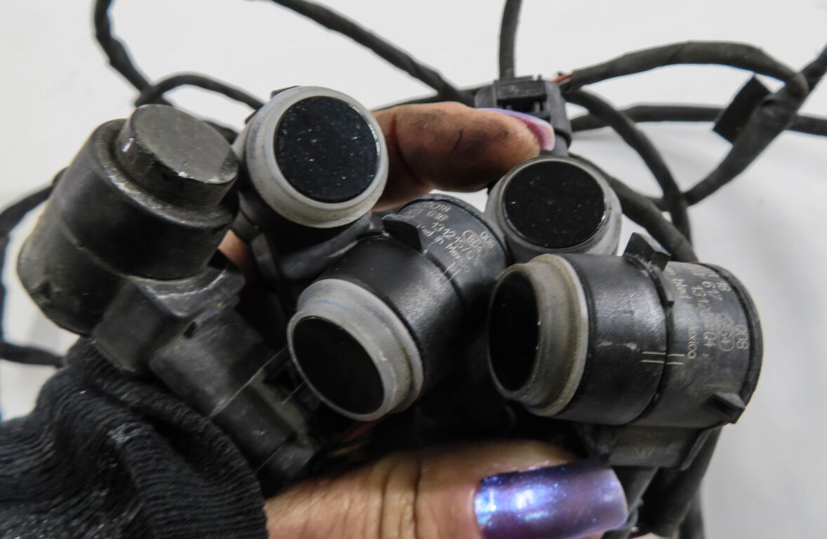 Thumbnail 4: 2014 MERCEDES GL550 (X166) FRONT PDC PARK DISTANCE SENSOR SET w/ HARNESS (BLACK)