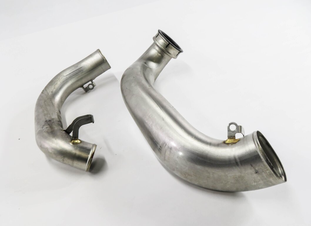2014 MERCEDES GL550 (X166) 4.6L TWIN TURBO ENGINE - RIGHT AIR INTAKE PIPE SET