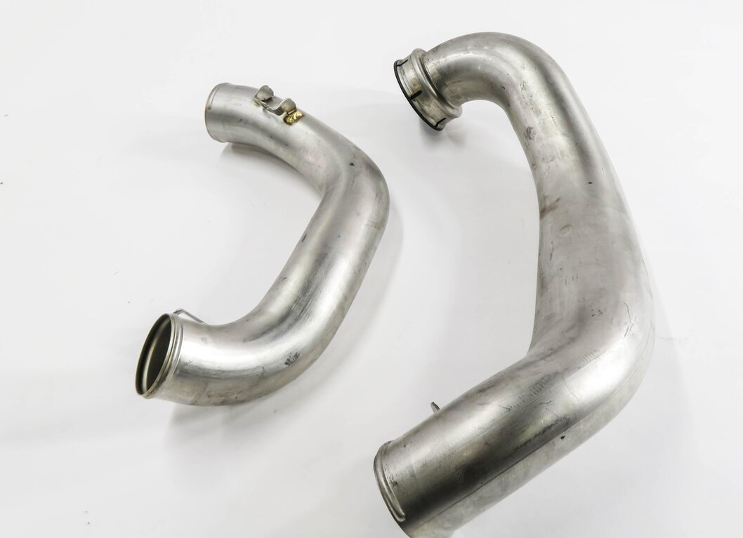 Thumbnail 3: 2014 MERCEDES GL550 (X166) 4.6L TWIN TURBO ENGINE - RIGHT AIR INTAKE PIPE SET
