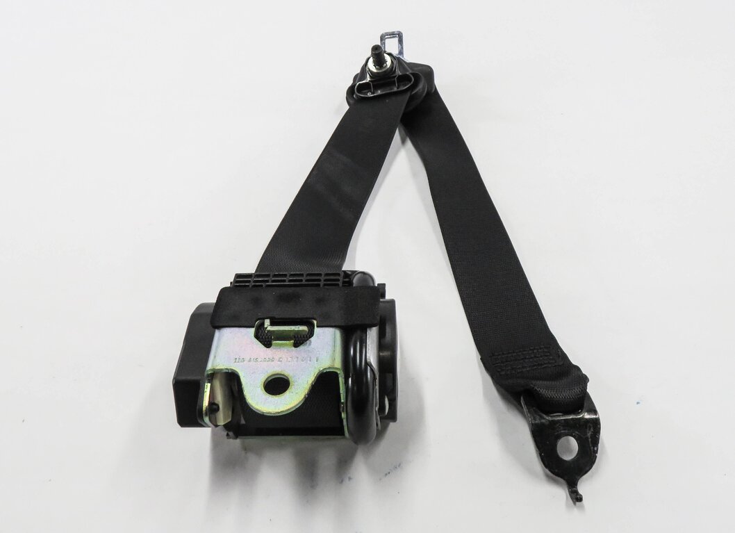 Thumbnail 3: 2014 MERCEDES GL550 (X166) REAR 3rd ROW SEAT - LEFT SEATBELT RETRACTOR (BLACK)