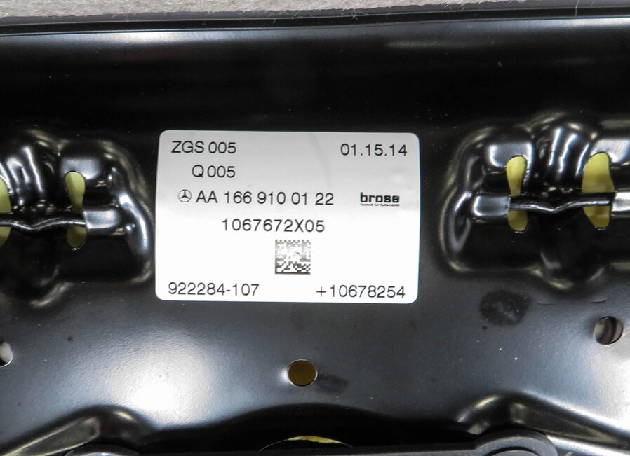 Thumbnail 5: 2014 MERCEDES GL550 (X166) DRIVER - LOWER BOTTOM HEATED SEAT CUSHION (BLACK)