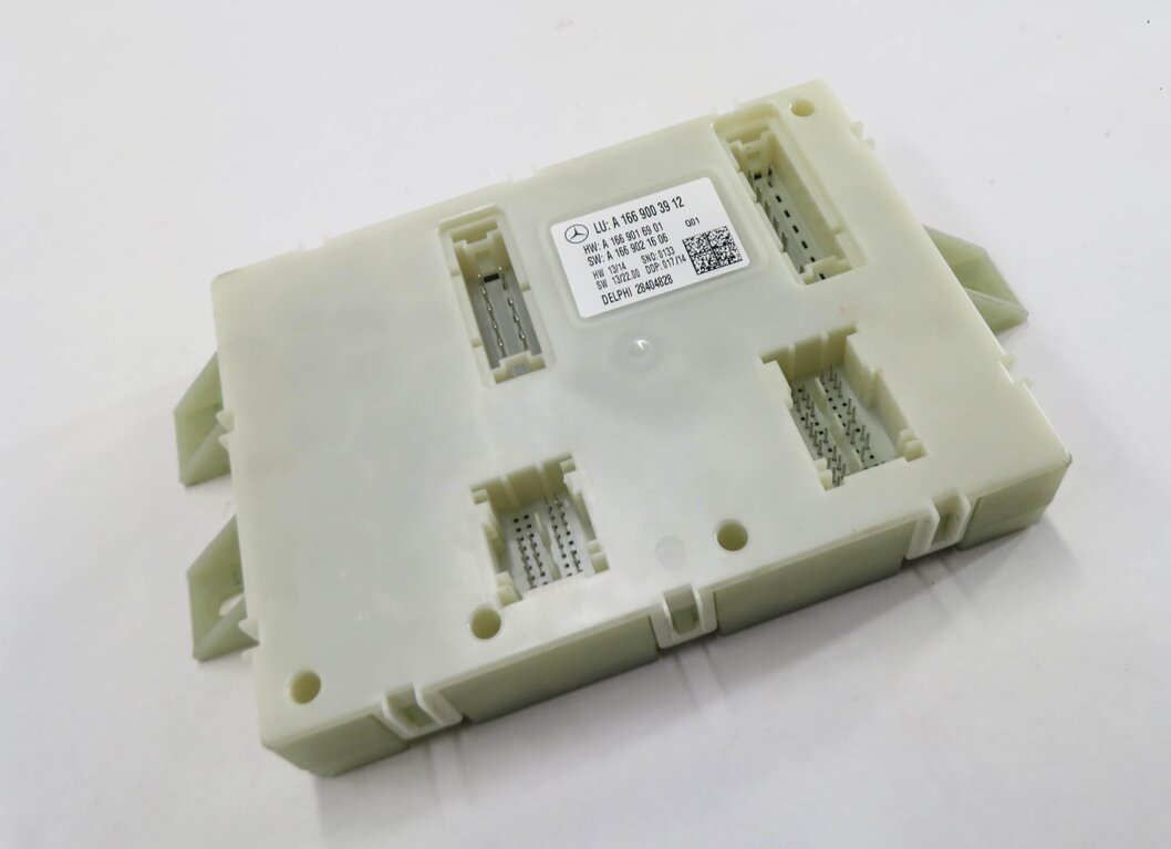 2014 MERCEDES GL550 (X166) REAR SIGNAL ACQUISITION CONTROL MODULE SAM