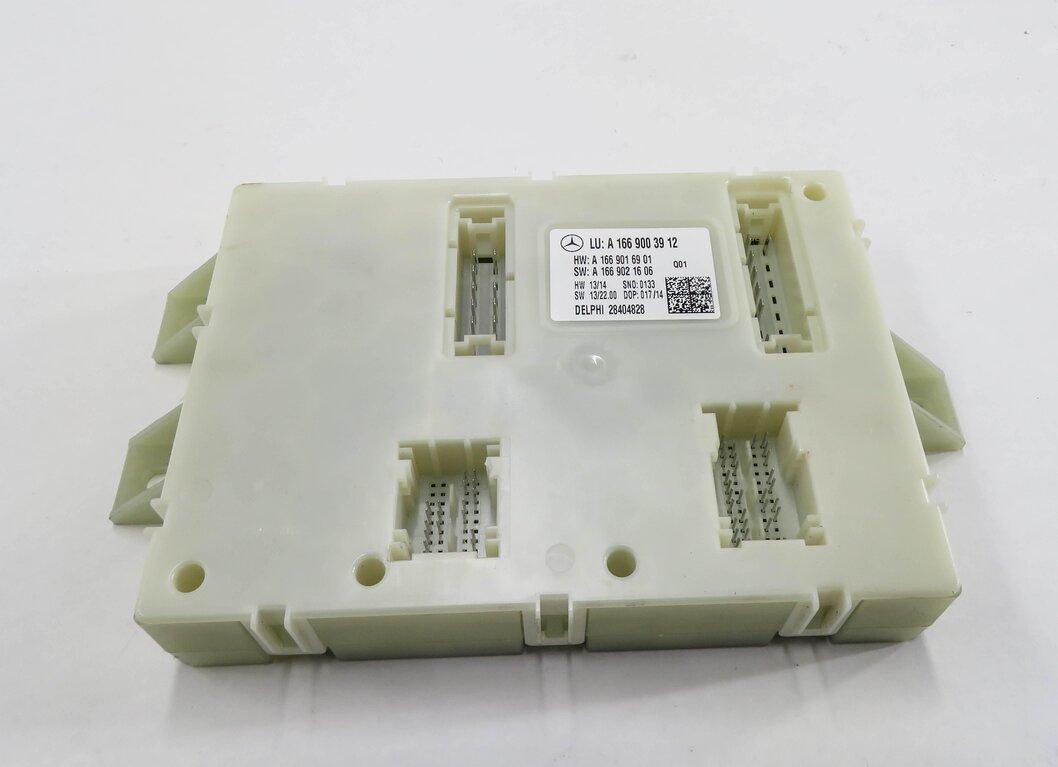 Thumbnail 2: 2014 MERCEDES GL550 (X166) REAR SIGNAL ACQUISITION CONTROL MODULE SAM