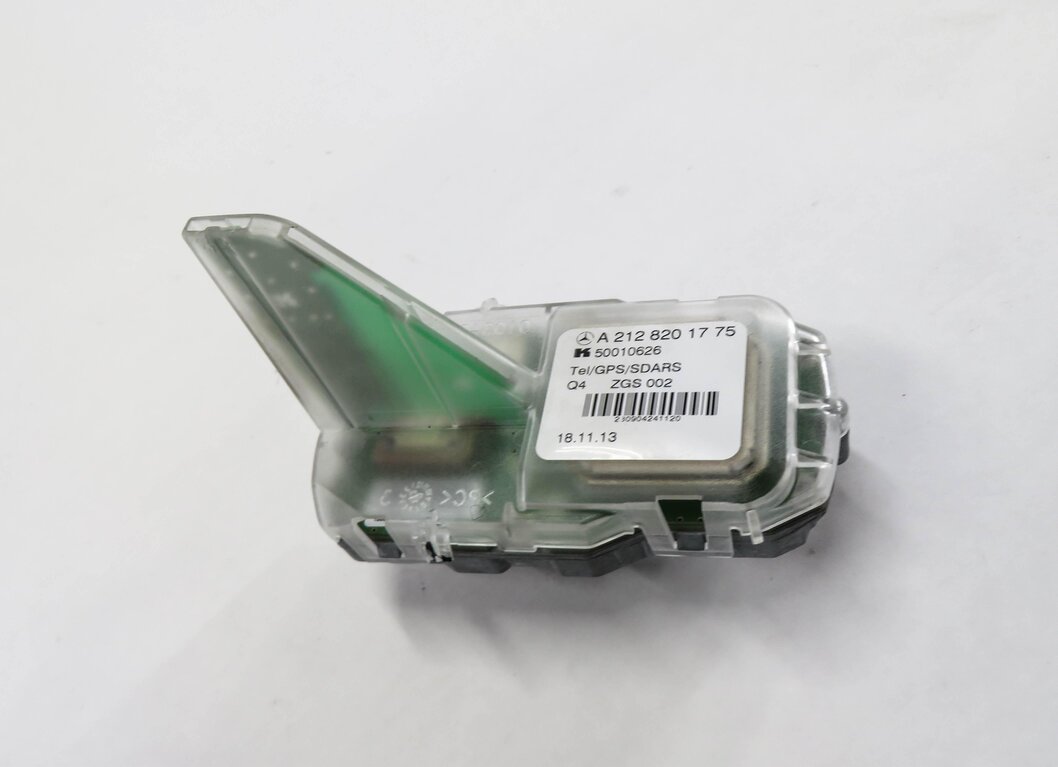 Thumbnail 2: 2014 MERCEDES GL550 (X166) RADIO STEREO ANTENNA MODULE