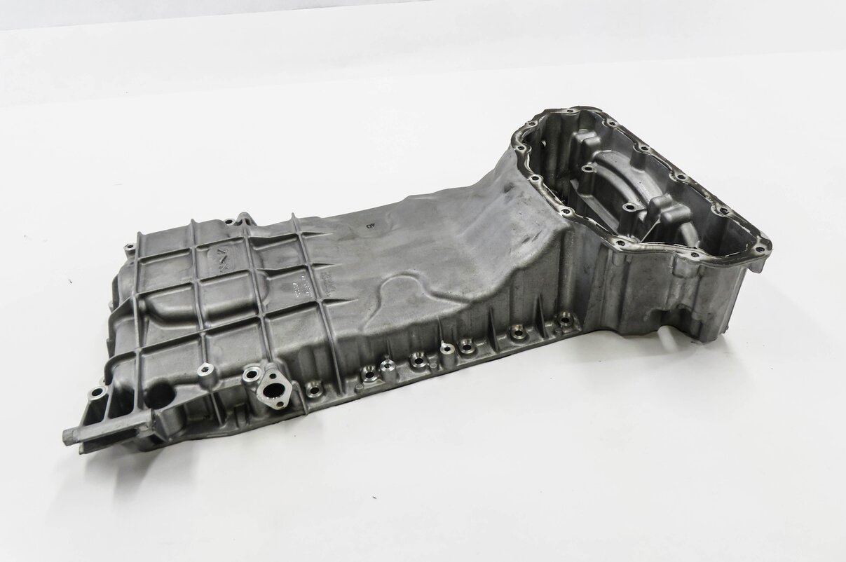 2012-2020 MERCEDES E550 GL450 GL550 ML550 SL550 CLS550 - 4.6L V8 UPPER OIL PAN