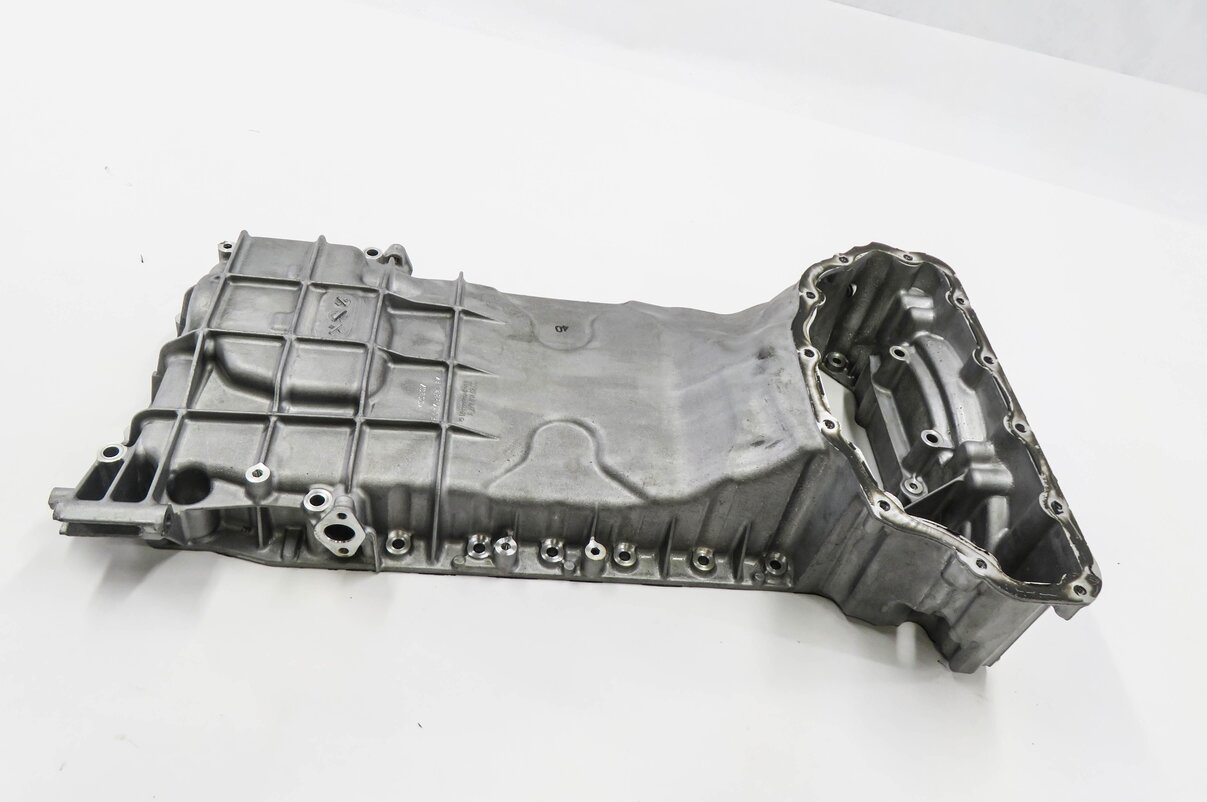 Thumbnail 2: 2012-2020 MERCEDES E550 GL450 GL550 ML550 SL550 CLS550 - 4.6L V8 UPPER OIL PAN
