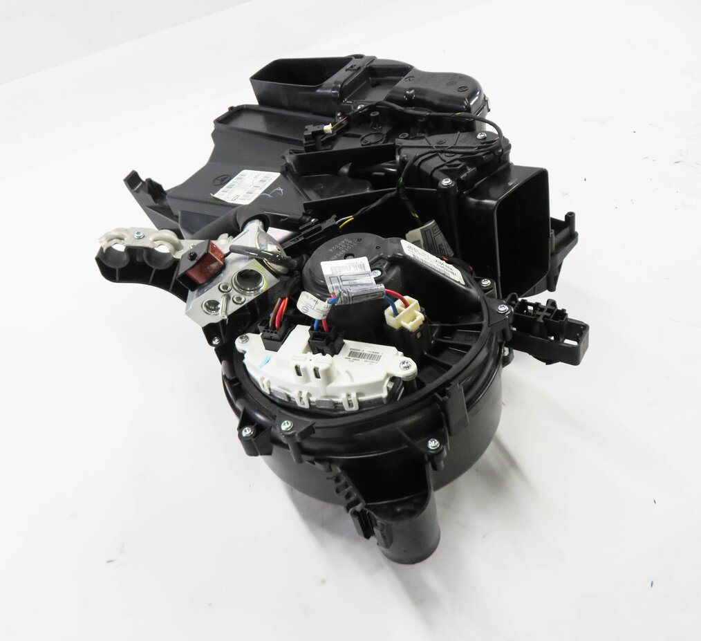 Thumbnail 4: 13-19 MERCEDES GL350 GL450 GL550 GLS350 GLS450 (W166 X166) REAR A/C BLOWER MOTOR