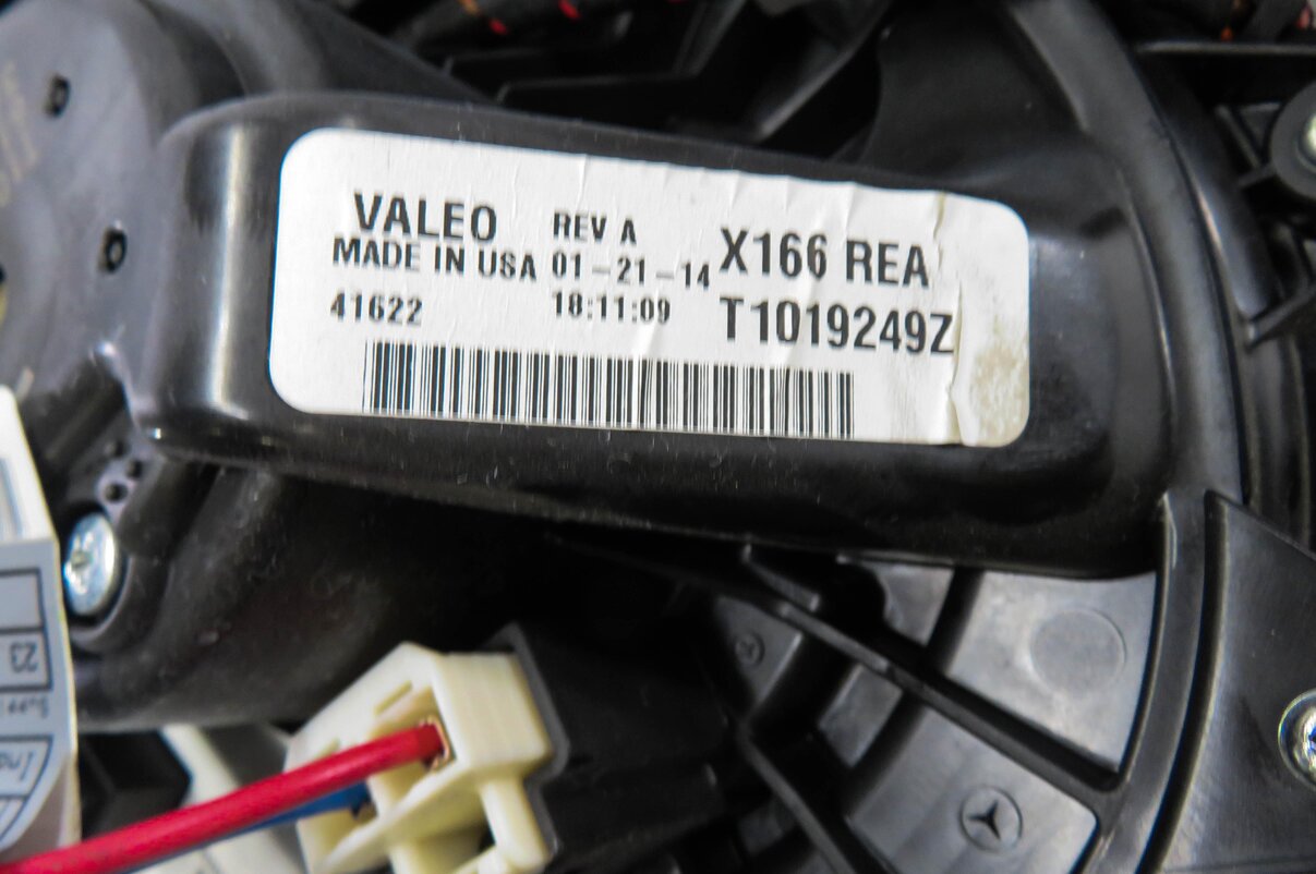 Thumbnail 6: 13-19 MERCEDES GL350 GL450 GL550 GLS350 GLS450 (W166 X166) REAR A/C BLOWER MOTOR