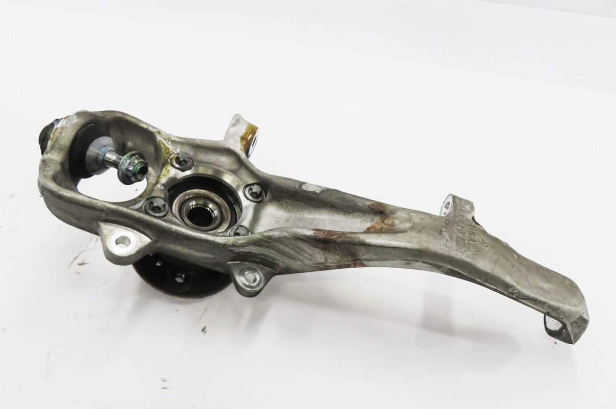 12-19 MERCEDES GL350 GL550 ML350 ML550 (W166 X166) RIGHT FRONT SPINDLE KNUCKLE